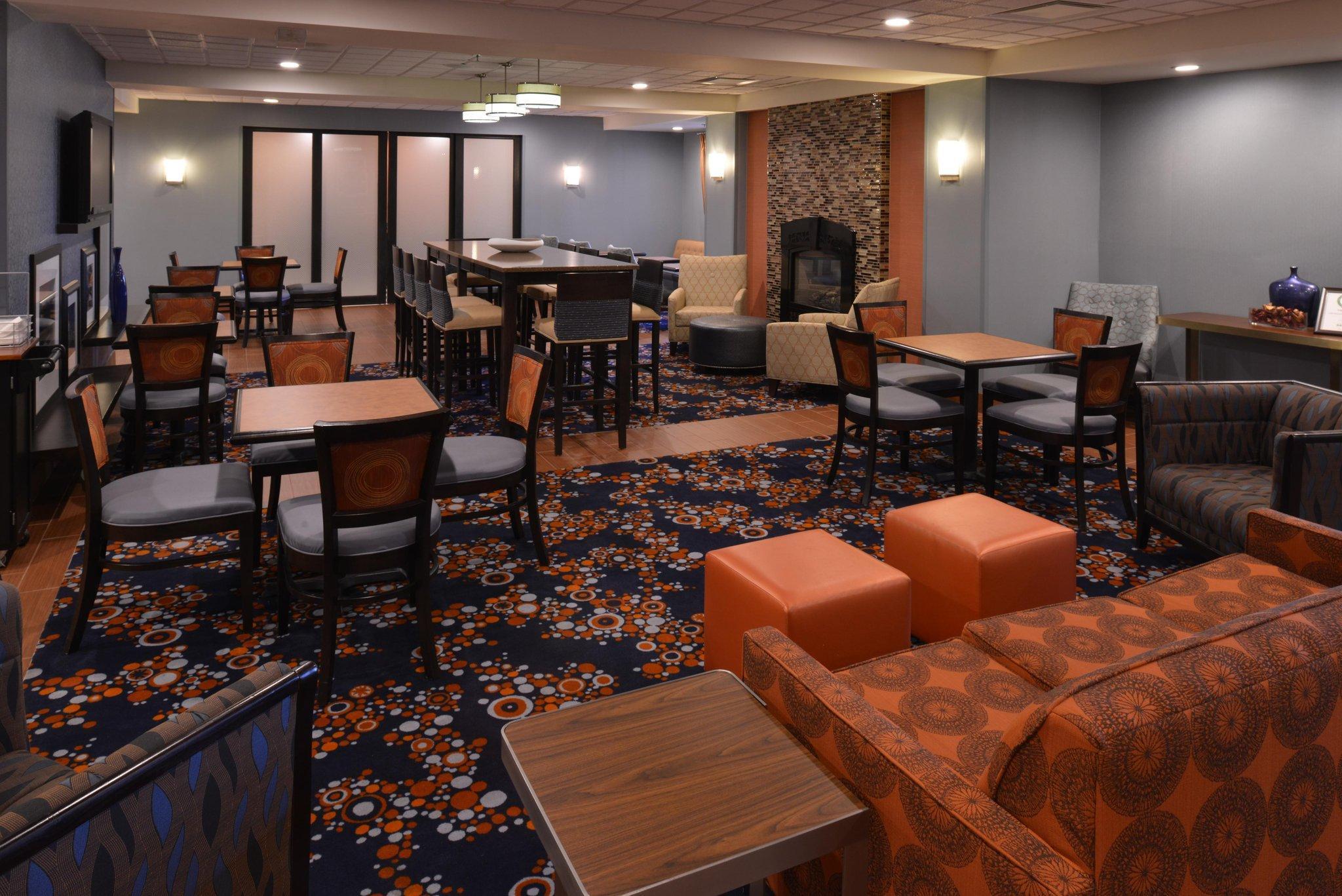 Hampton Inn Utica Exterior foto