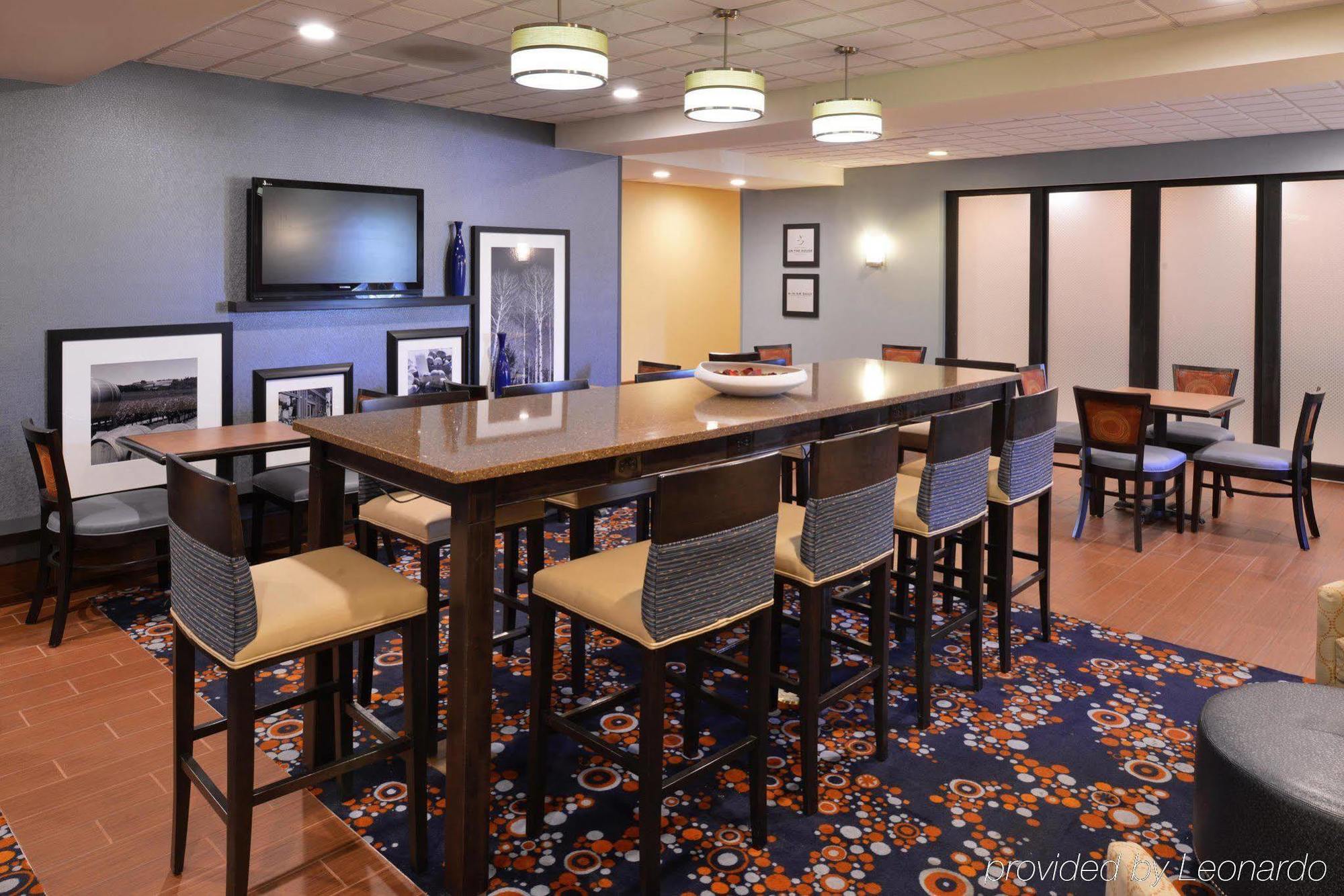 Hampton Inn Utica Exterior foto