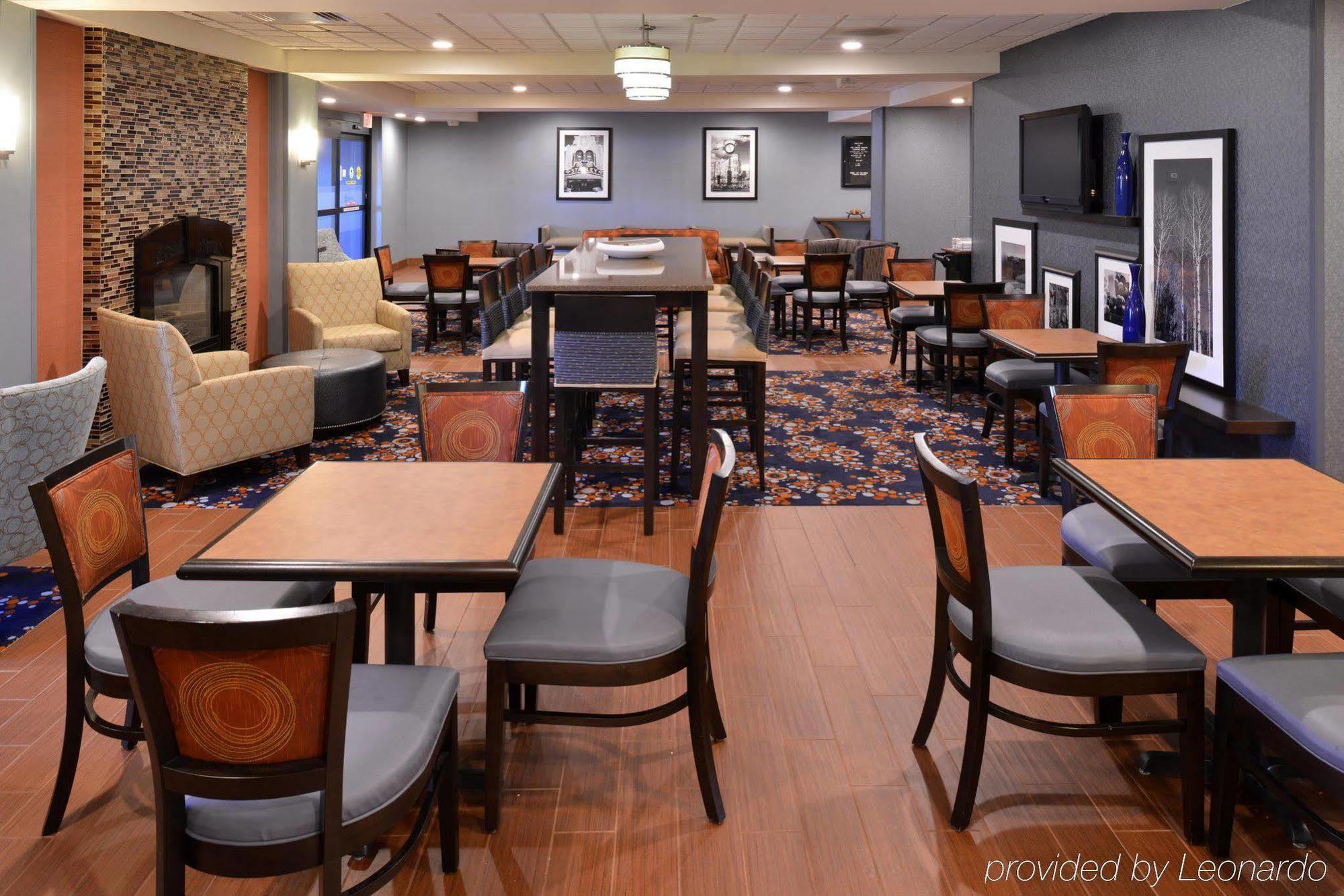 Hampton Inn Utica Exterior foto