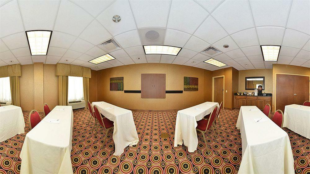Hampton Inn Utica Exterior foto